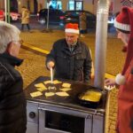 Foto Siegmar Schönbrodt beim Detscherbacken auf Saalfelder Weihnachtsmarkt